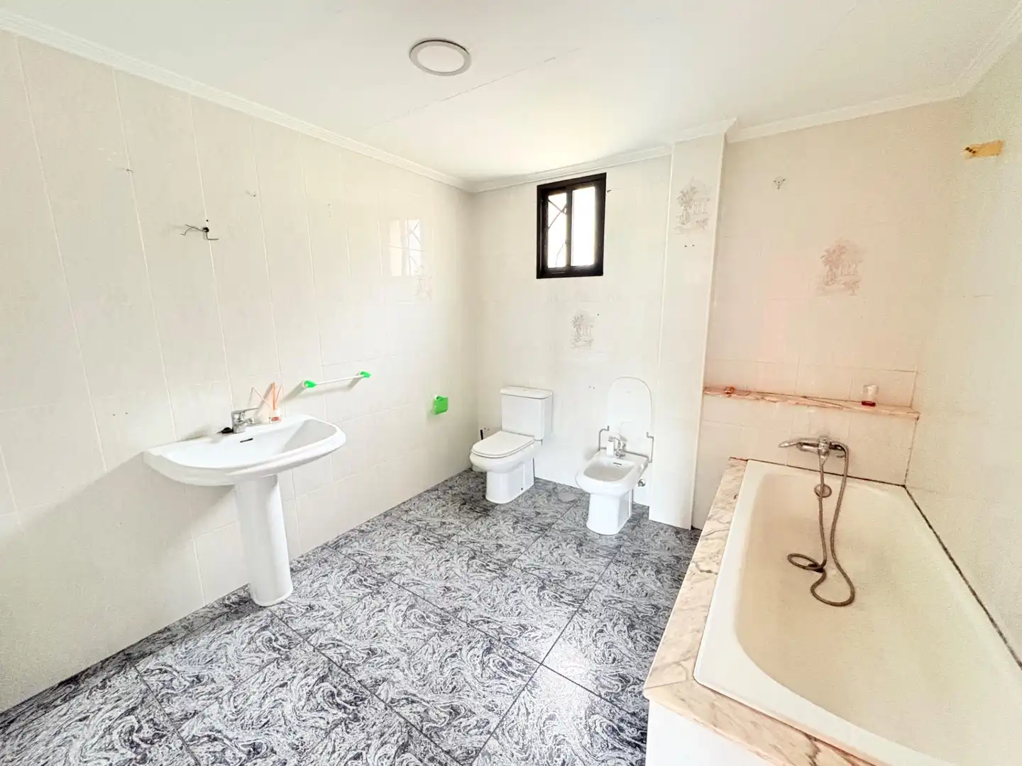 Baño de Casa o chalet en venta en Carracedelo con Calefacción