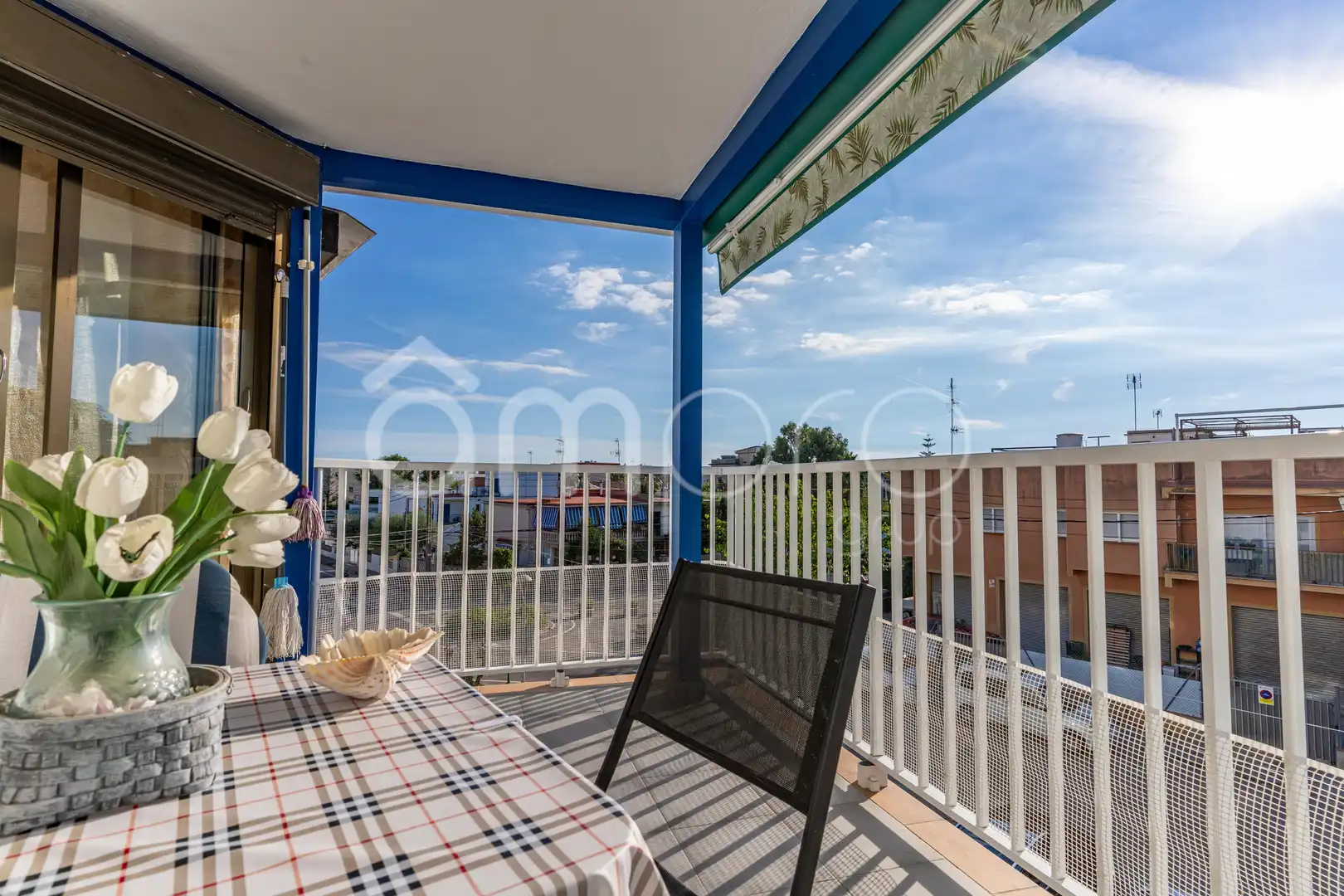 Piso con balcón en venta en CL GAVINES