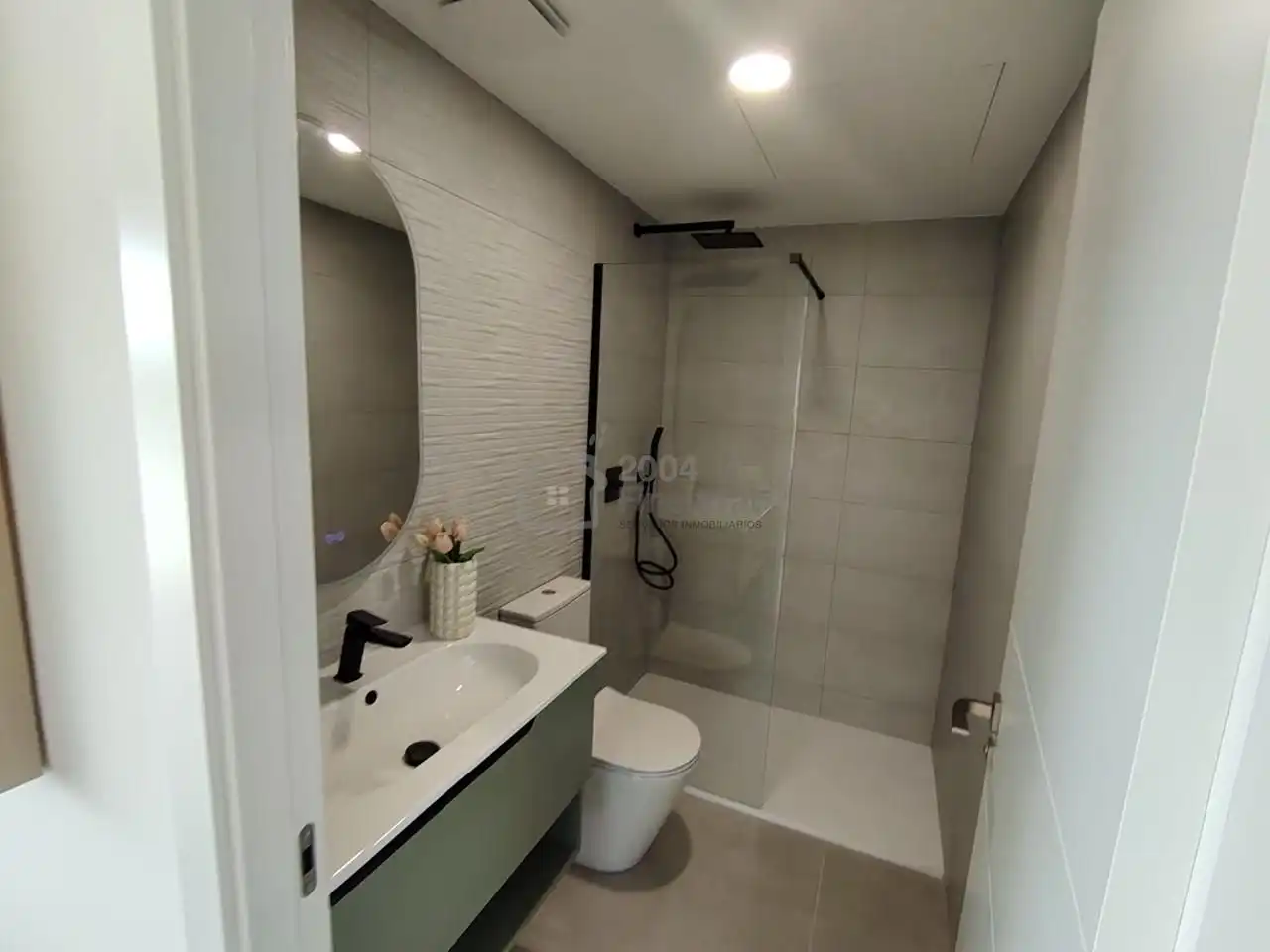 Badezimmer von Dachboden zum Verkauf in Villajoyosa / La Vila Joiosa mit Klimaanlage, Terrasse und Balkon