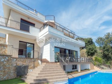 House with garden for sale in Santa Susanna