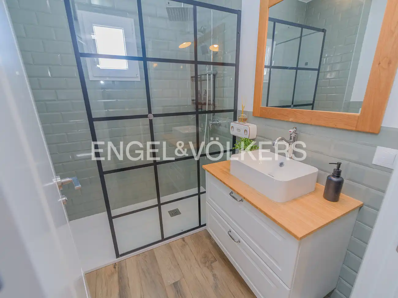 Baño de Casa o chalet en venta en El Campello con Aire acondicionado, Calefacción y Jardín privado
