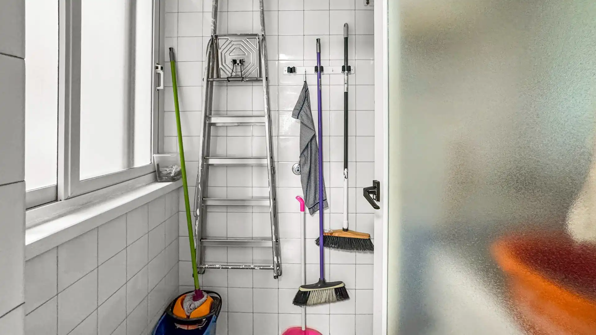Baño de Apartamento en venta en Torrevieja con Trastero, Amueblado y Horno