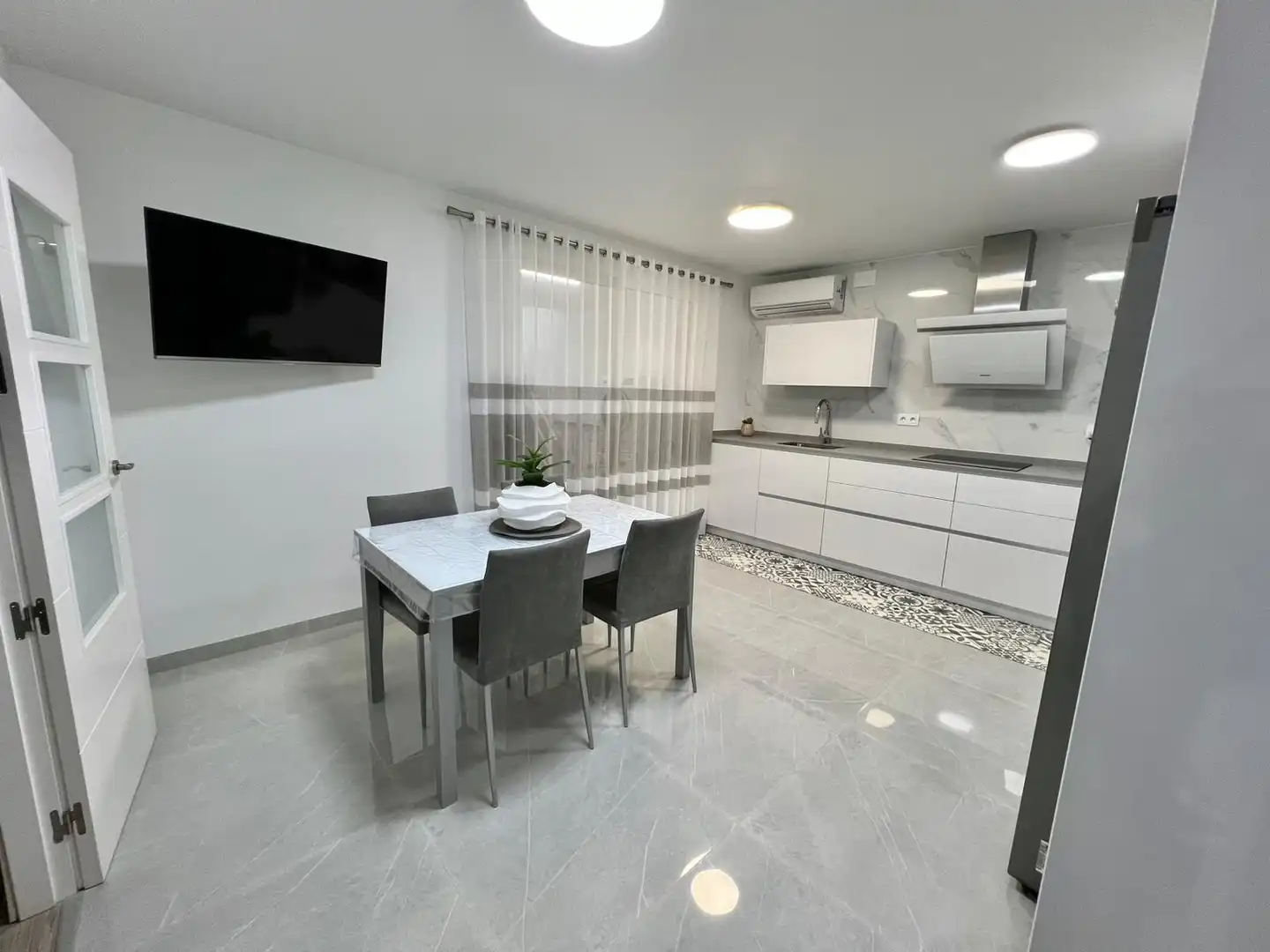 Cocina de Casa adosada en venta en Cartagena con Aire acondicionado, Calefacción y Jardín privado