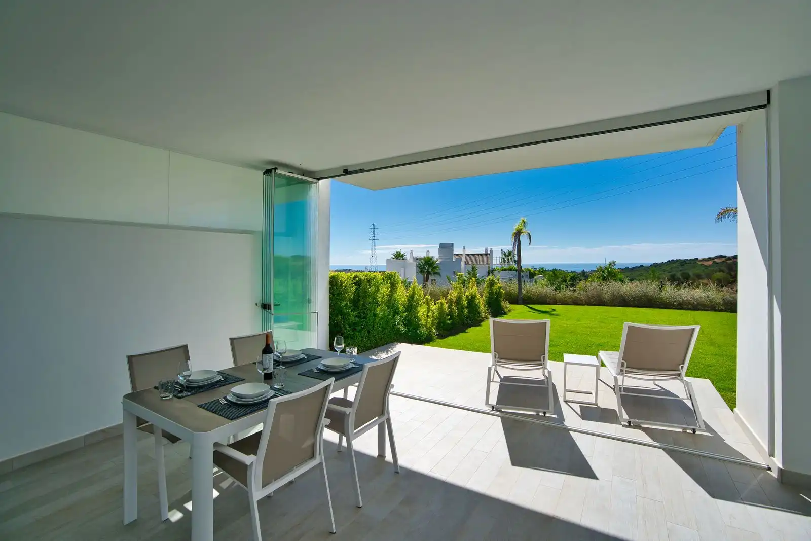 Terrasse von Wohnungen zum Verkauf in Estepona mit Abstellraum, Möbliert und Gemeinschaftspool