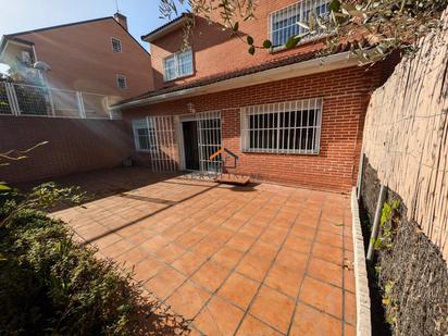 Garden of Single-family semi-detached for sale in  Madrid Capital  with Heating, Private garden and Storage room