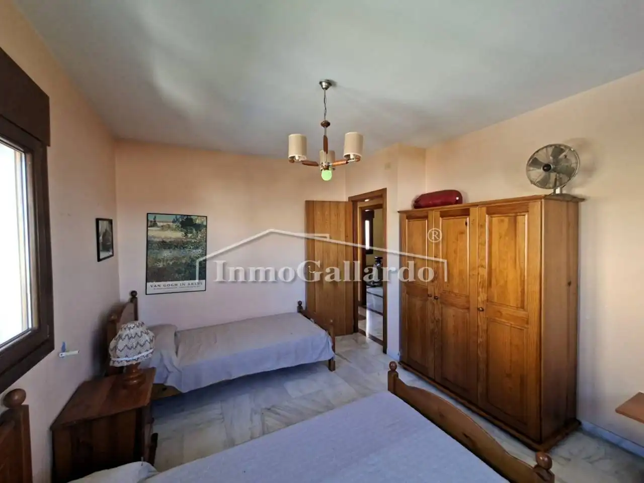 Living room of Houses for sale in Málaga  with Air Conditioner, Private garden and Parquet flooring