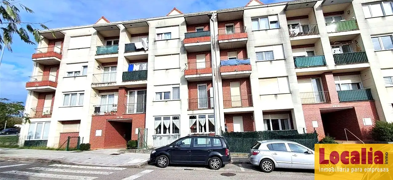 Außenansicht von Erdgeschoss zum Verkauf in El Astillero   mit Abstellraum