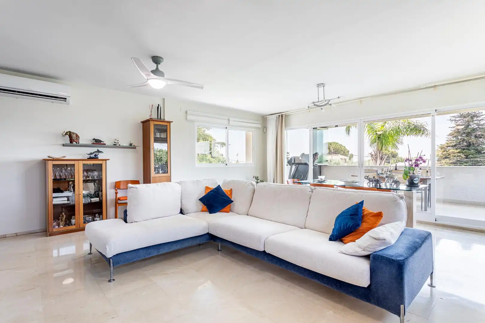 Sala de estar de Casa o chalet en venta en Torrent con Aire acondicionado, Calefacción y Jardín privado