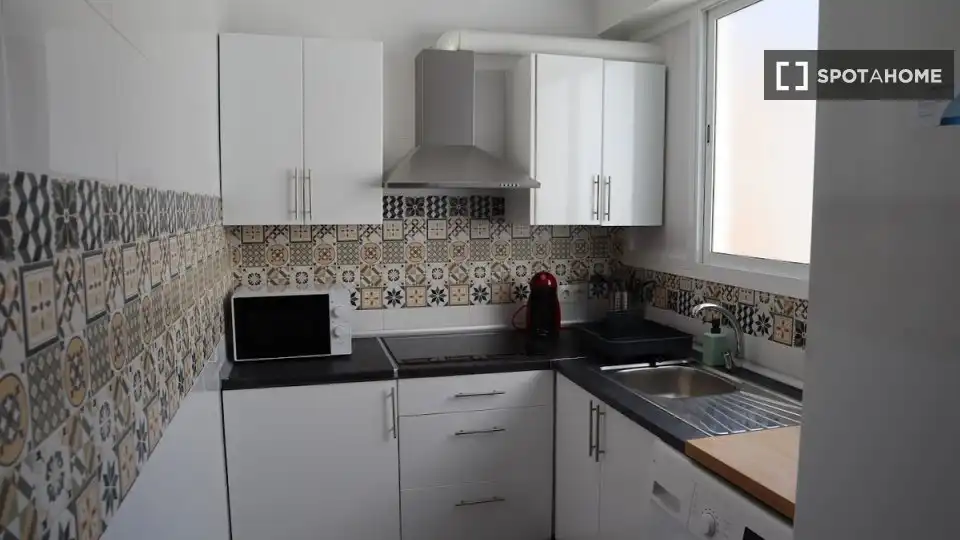 Cocina de Piso de alquiler en Sevilla con Aire acondicionado, Calefacción y Amueblado