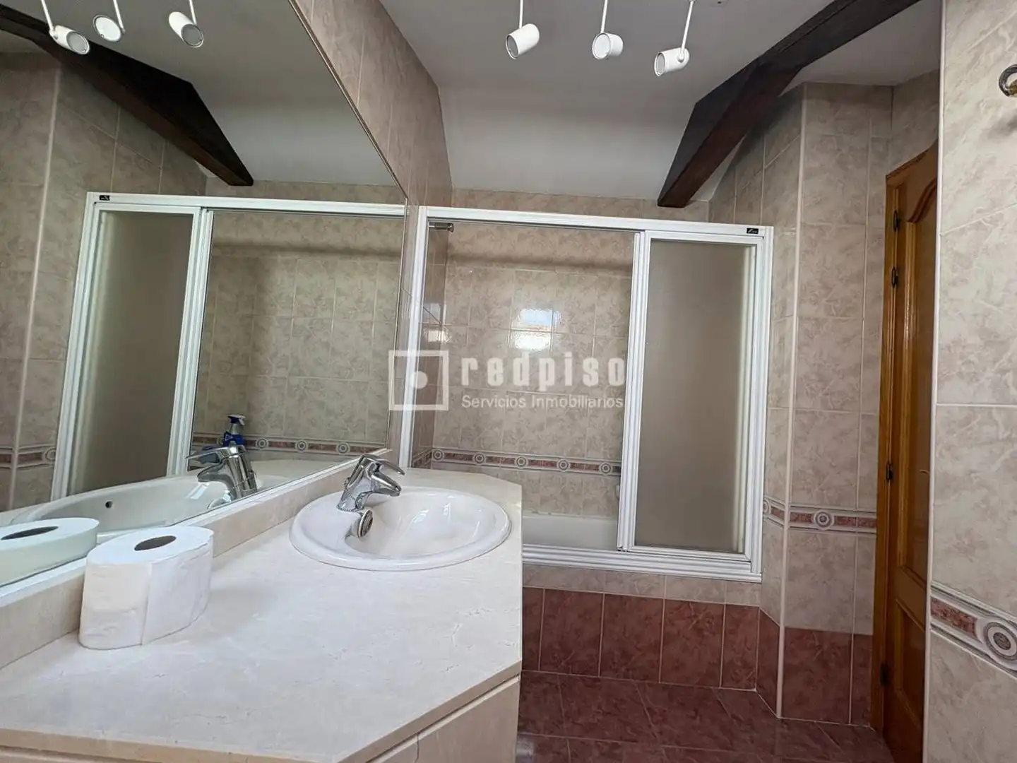 Bathroom of Houses for sale in Tres Cantos  with Air Conditioner, Heating and Parquet flooring