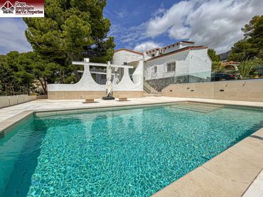 Detached house with pool to rent in Altea la Vella