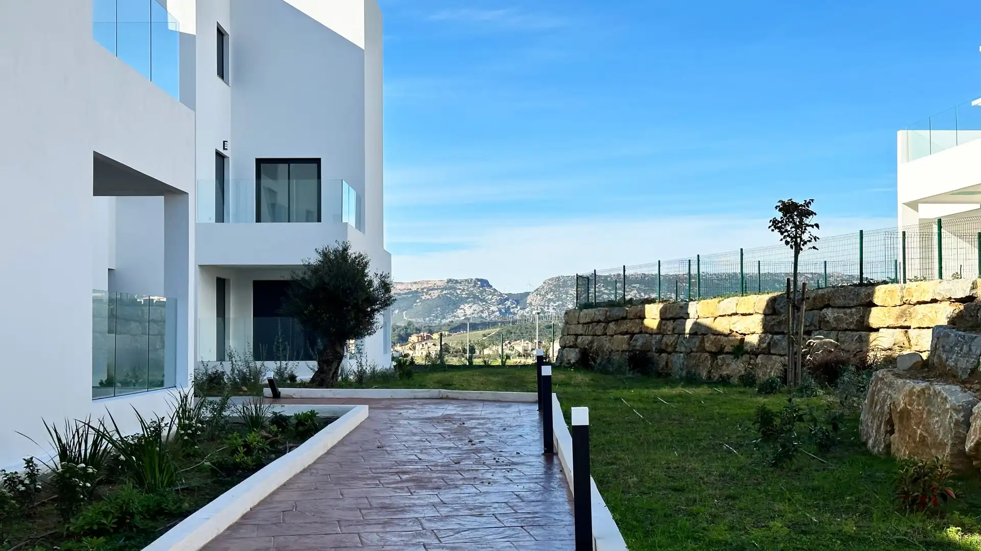 Vista exterior de Apartament en venda en Casares amb Aire condicionat, Calefacció i Terrassa