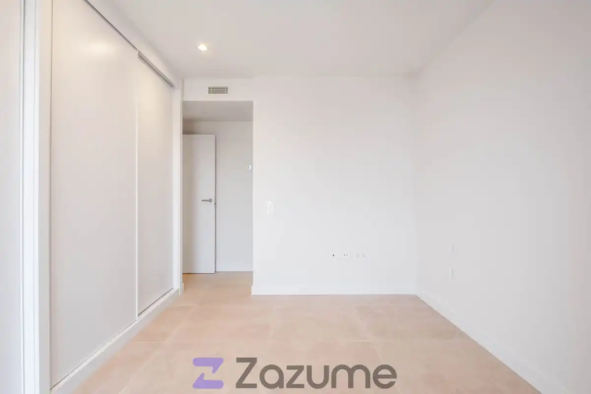 Schlafzimmer von Wohnung zur Miete in Zaragoza mit Klimaanlage, Heizung und Terrasse