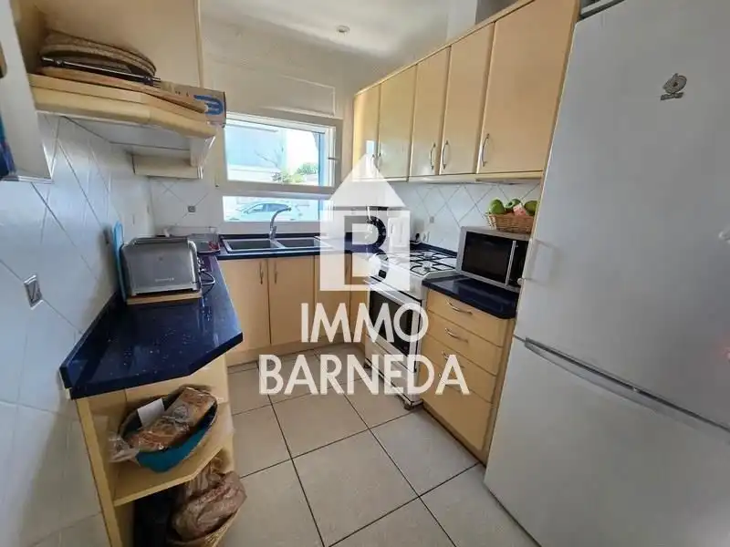 Vista exterior de Casa o xalet en venda en Empuriabrava amb Aire condicionat, Calefacció i Jardí privat