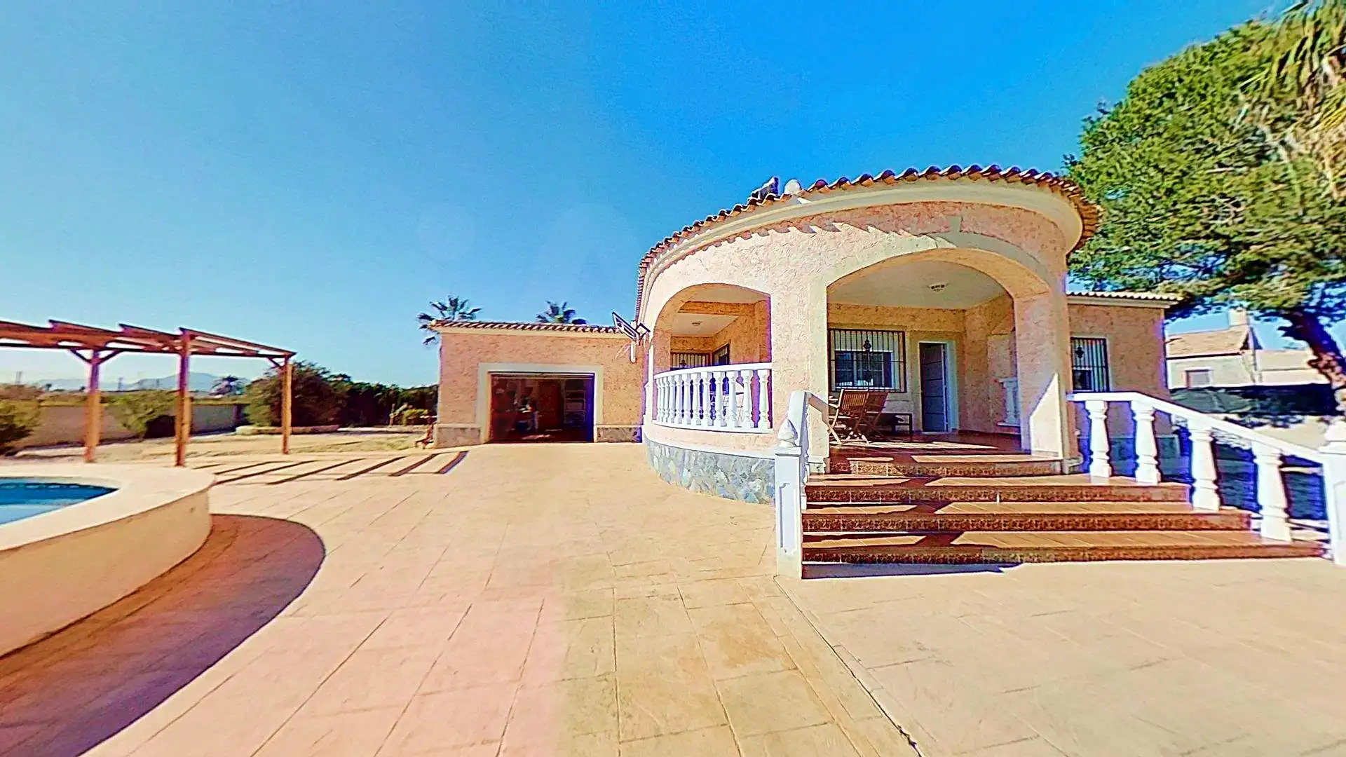 Vista exterior de Casa o xalet en venda en Dolores amb Aire condicionat, Terrassa i Piscina