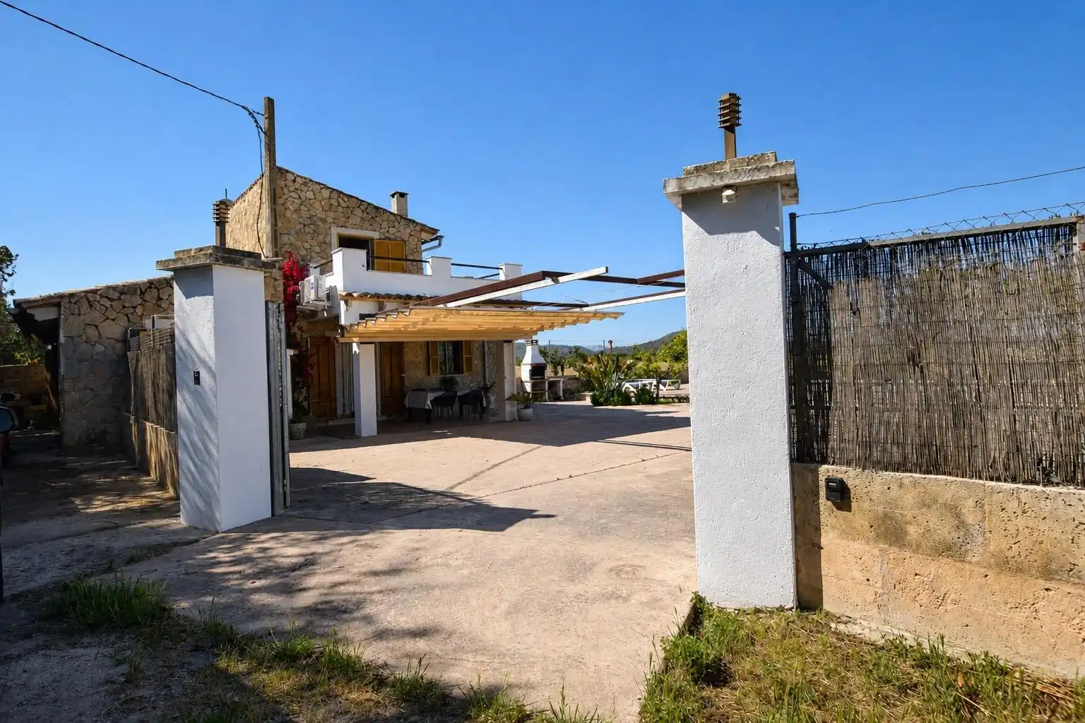 Vista exterior de Finca rústica de alquiler en Muro con Piscina