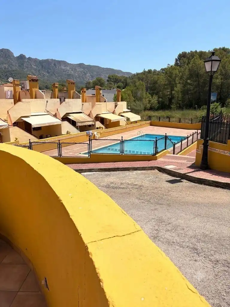 Piscina de Casa adosada de lloguer en Carcaixent amb Piscina comunitària