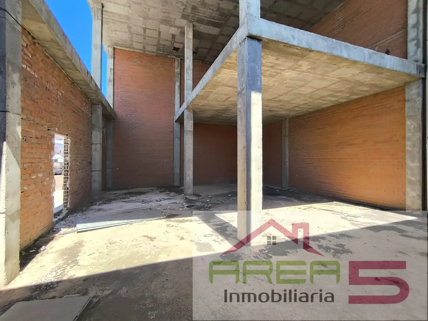 Buildings for sale in Valdelacalzada