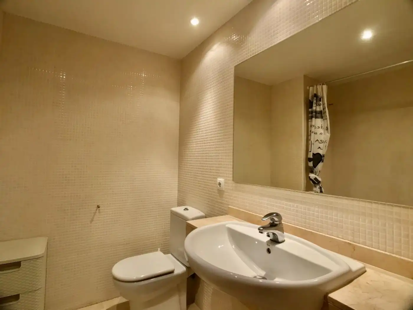 Bathroom of Flat for rent in Sa Torre