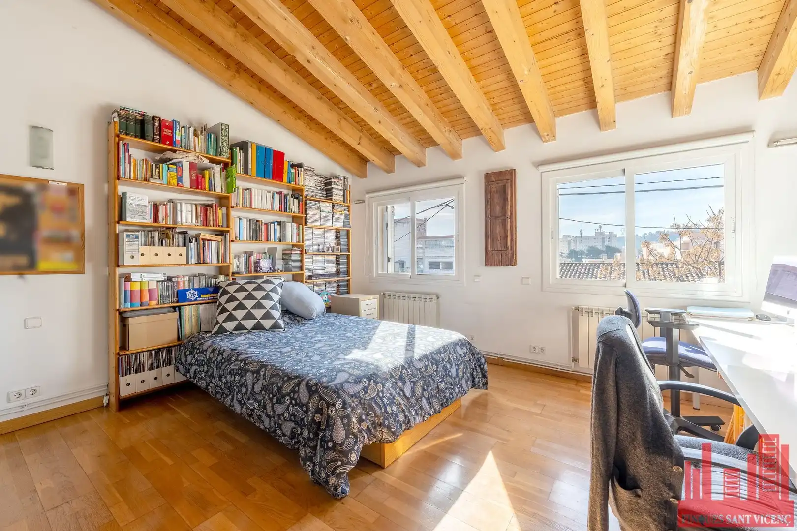 Habitación de Casa o chalet en venta en Sant Vicenç Dels Horts con Aire acondicionado, Calefacción y Jardín privado