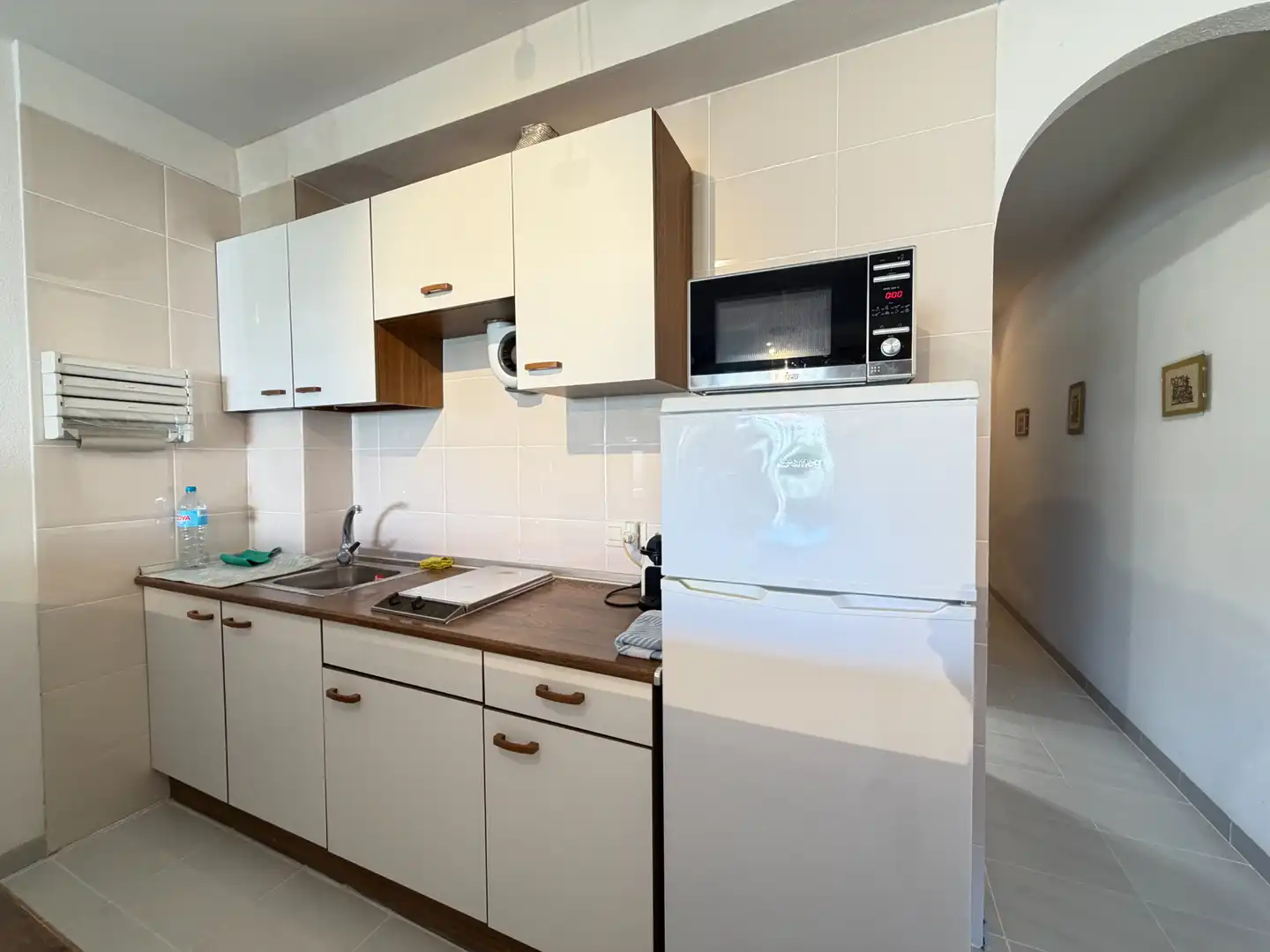 Cuina de Apartament en venda en Empuriabrava amb Aire condicionat, Terrassa i Moblat