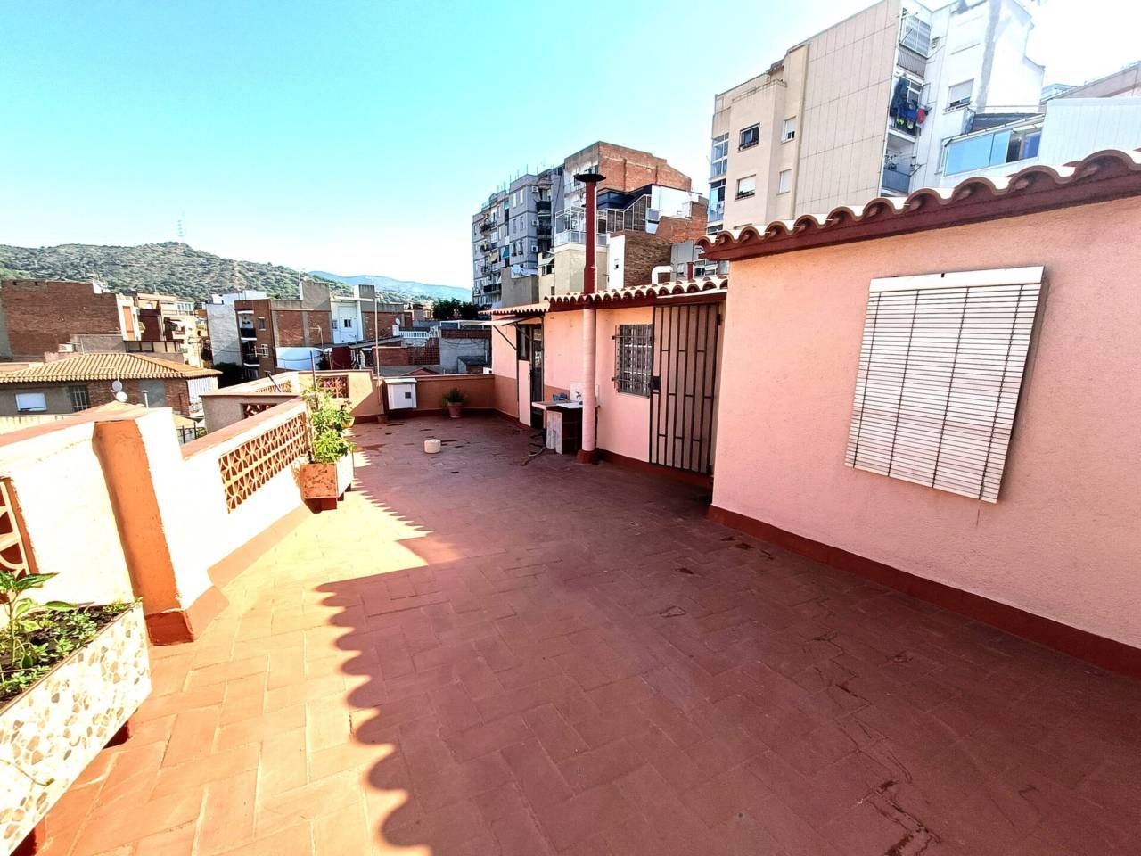 Terrassa de Casa o xalet en venda en Santa Coloma de Gramenet amb Terrassa