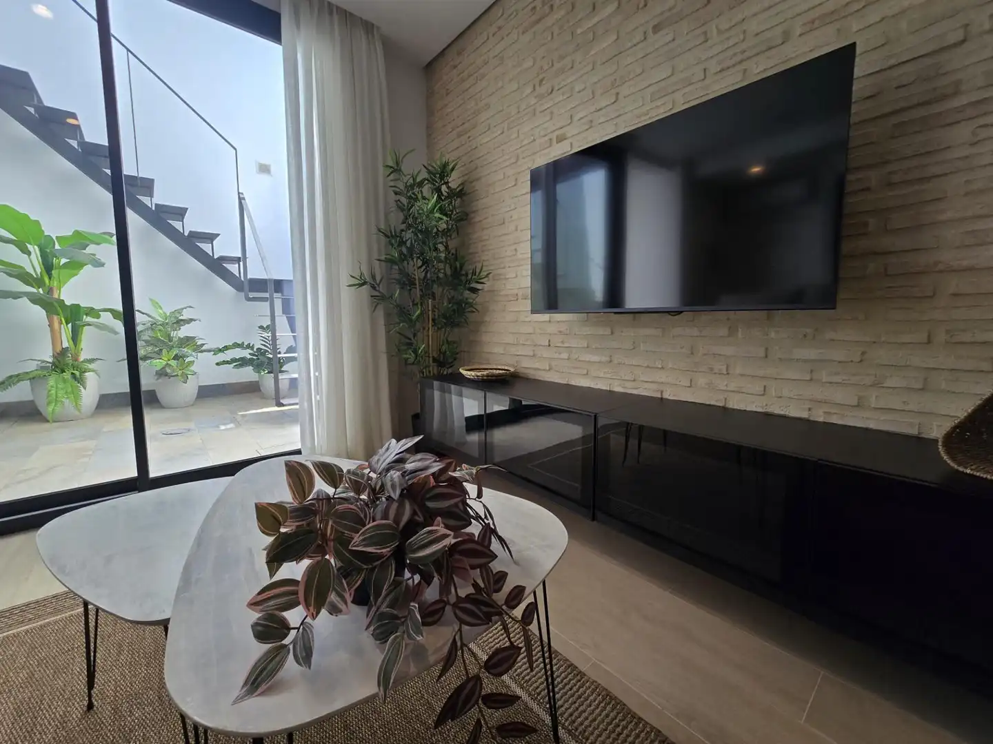 Living room of Flat for rent in Sanlúcar la Mayor  with Air Conditioner, Heating and Furnished