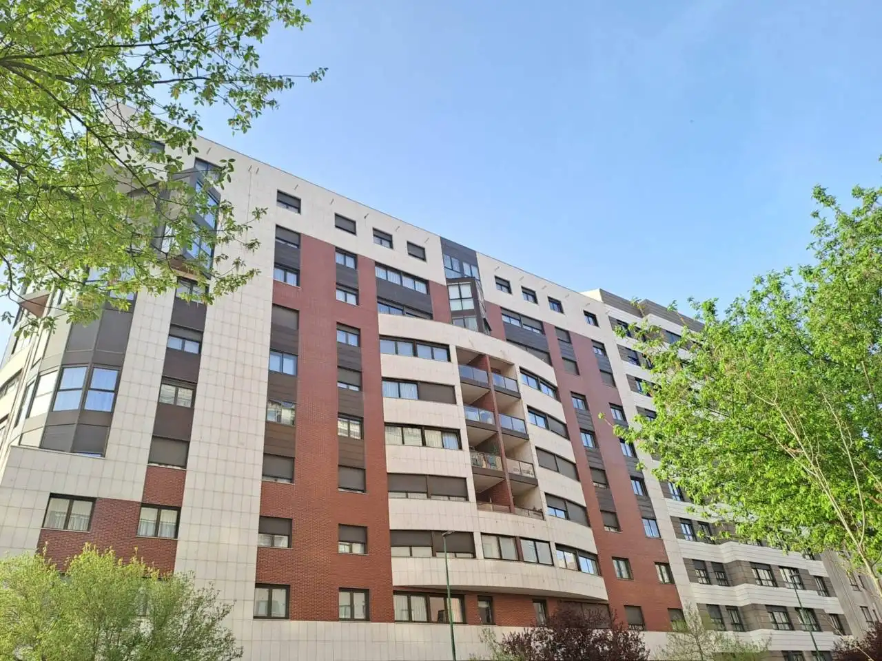 Vista exterior de Pis en venda en Burgos amb Calefacció, Parquet i Terrassa