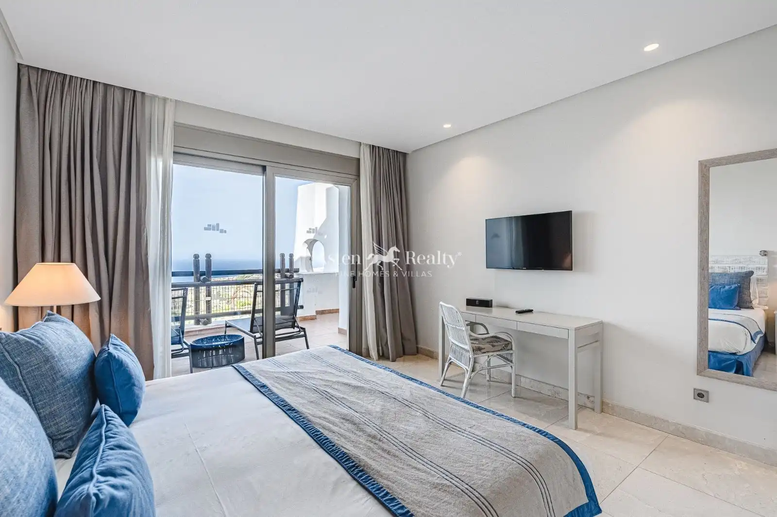 Habitación de Apartamento en venta en Guía de Isora con Aire acondicionado, Terraza y Trastero