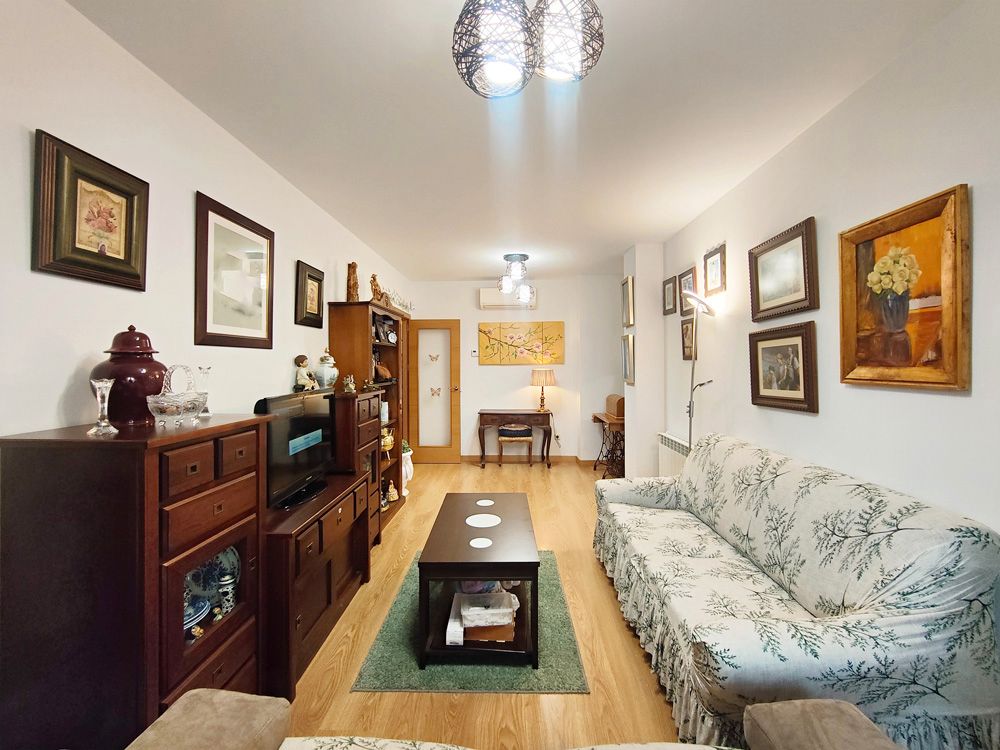 Living room of Planta baja for sale in Pinto  with Air Conditioner, Heating and Parquet flooring