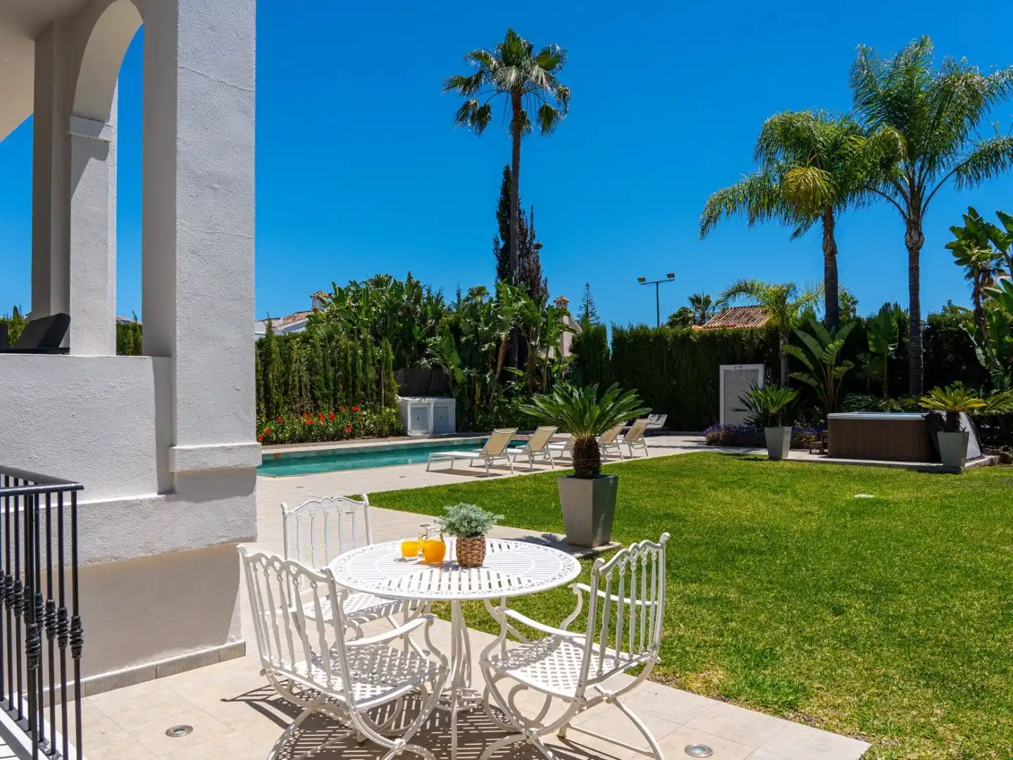 Terrassa de Casa o xalet en venda en Marbella amb Aire condicionat, Jardí privat i Terrassa