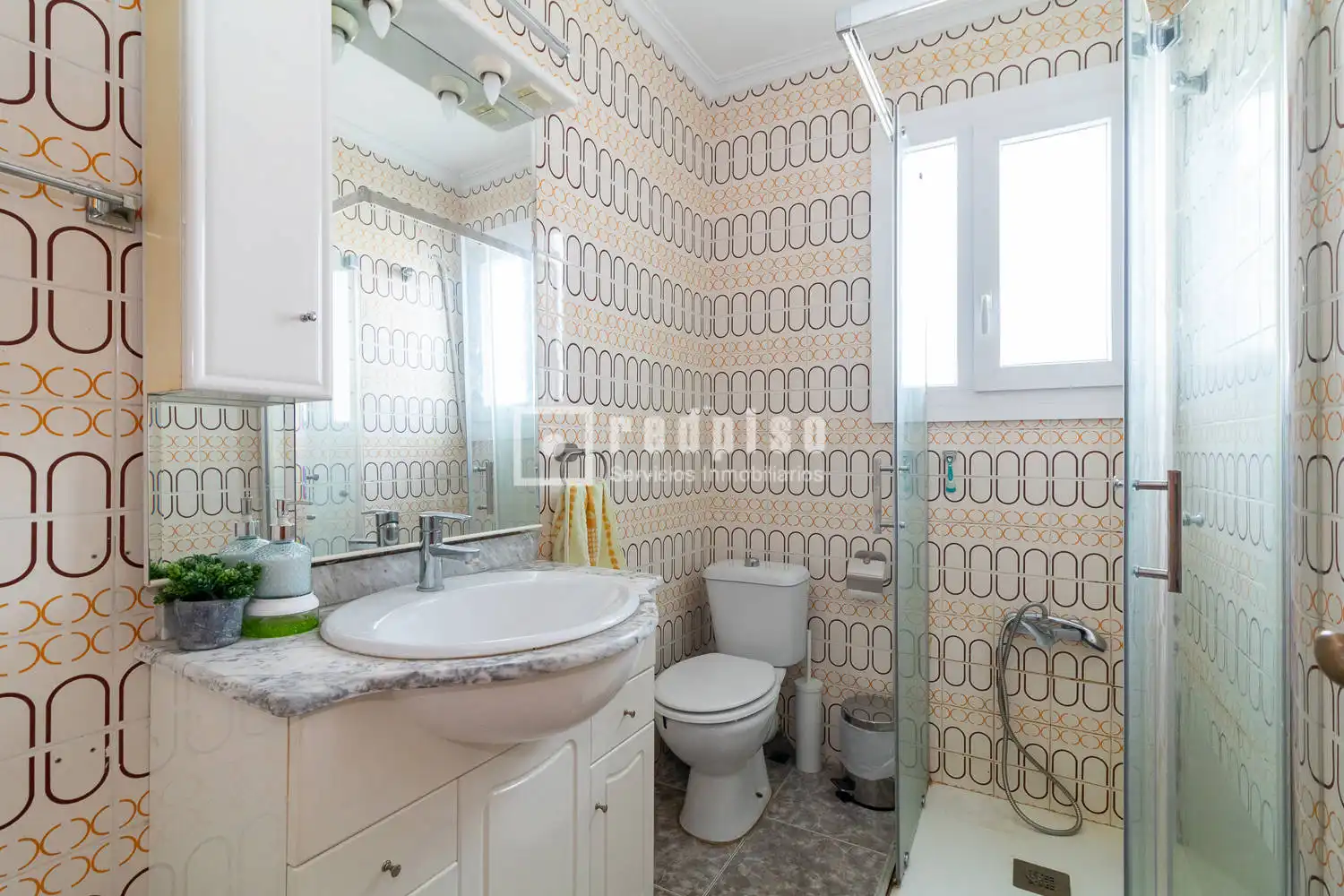 Baño de Piso en venta en Valencia con Aire acondicionado