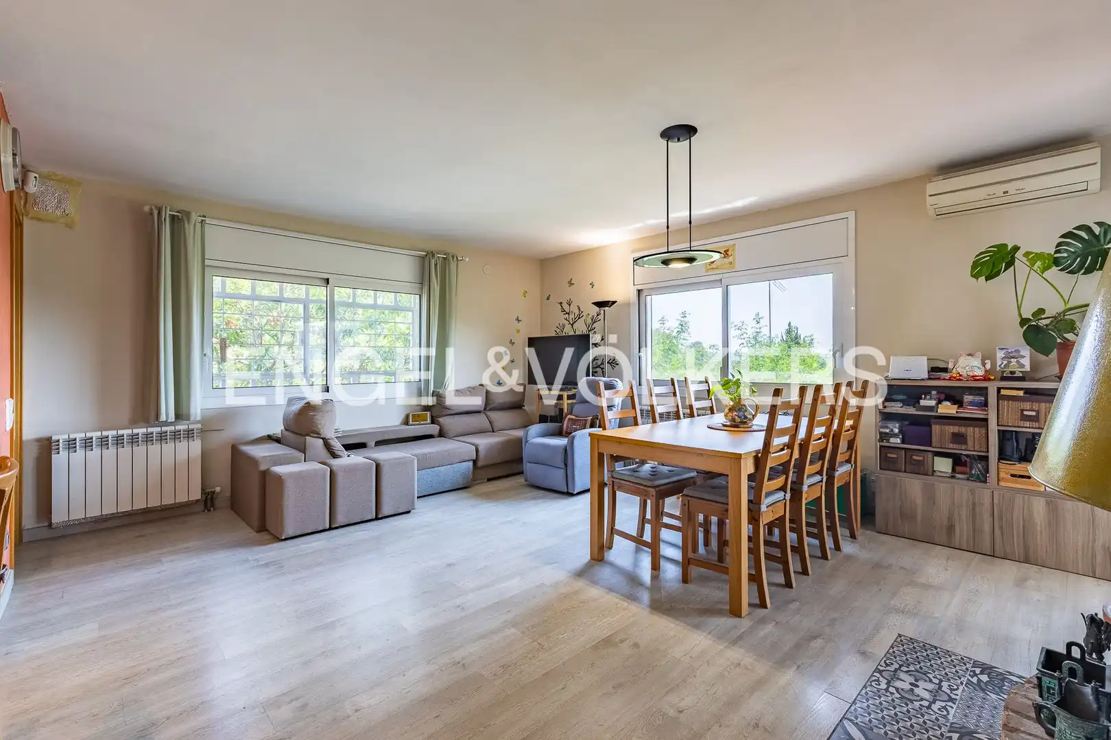 Sala d'estar de Casa o xalet en venda en Castellar del Vallès amb Aire condicionat, Calefacció i Terrassa