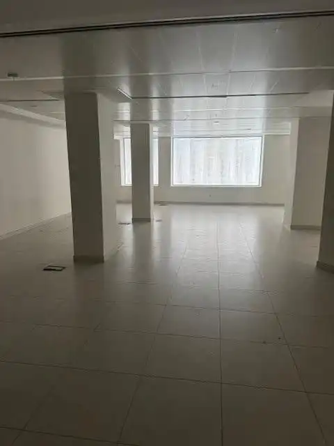 Commercial properties for rent in Calle Nuestra Señora de la Almudena, Vírgenes