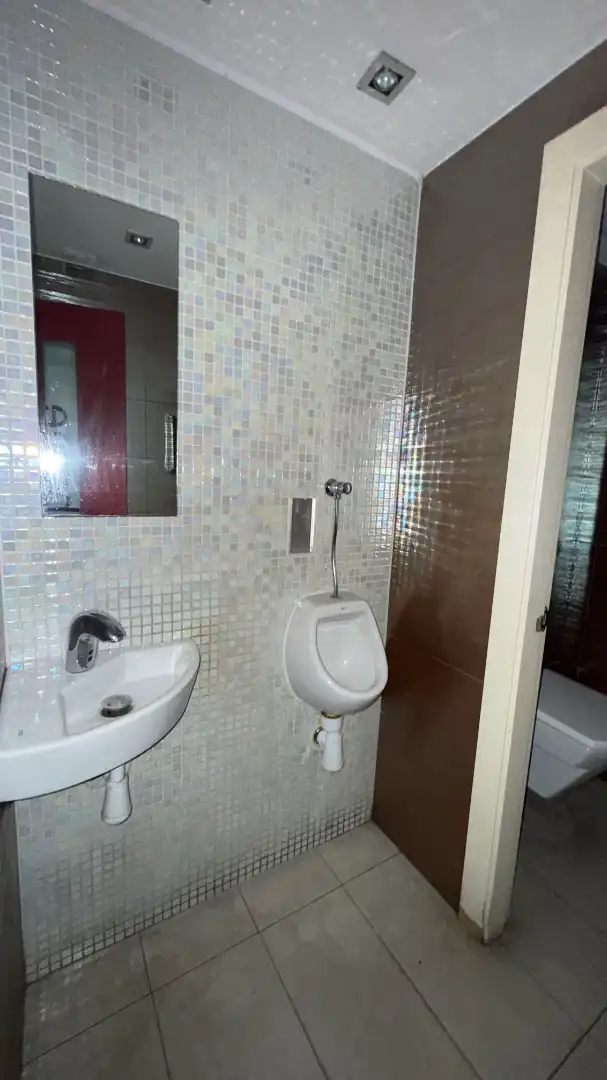 Baño de Local de alquiler en Sabadell