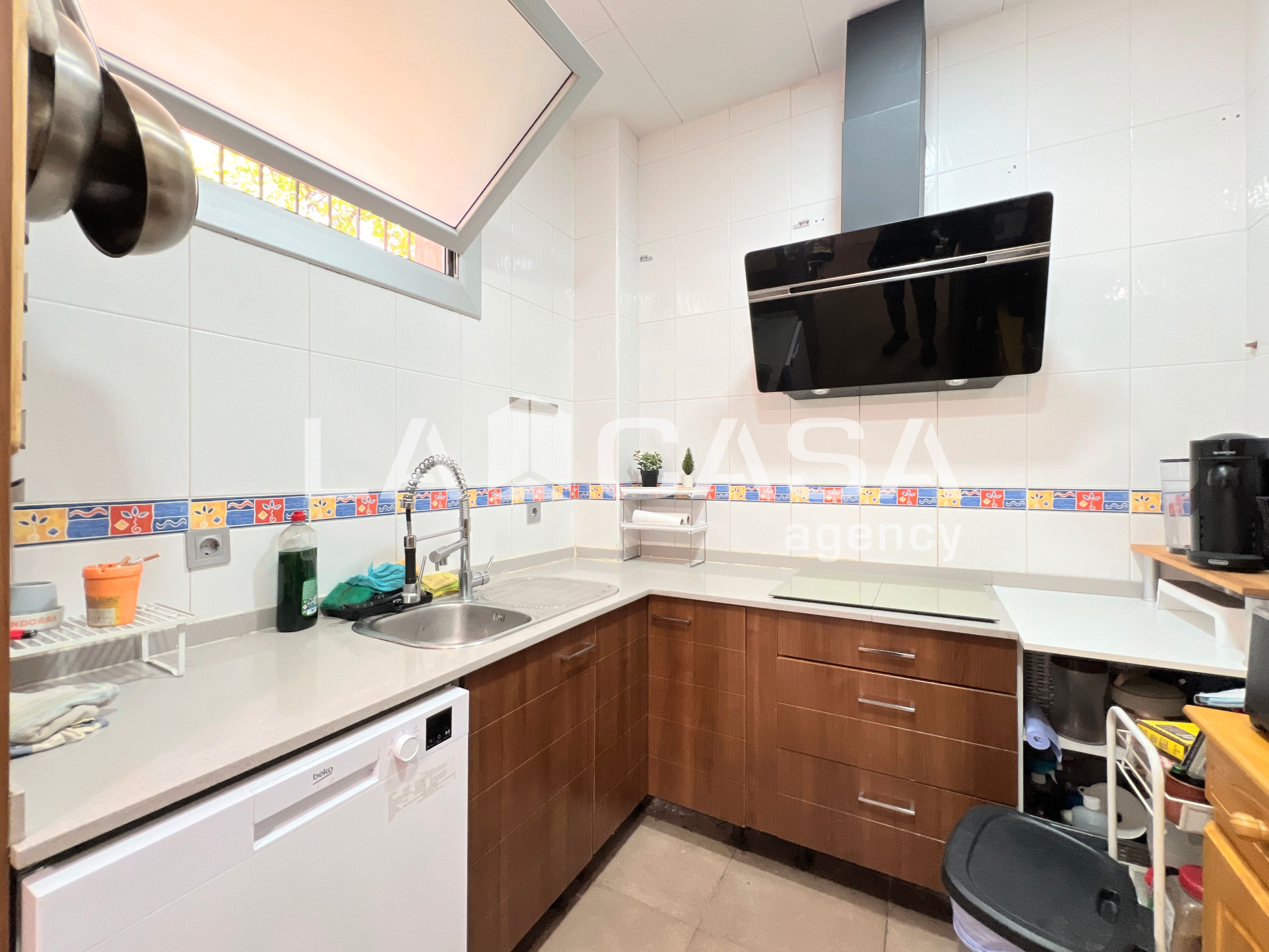 Cocina de Casa adosada en venta en  Barcelona Capital con Calefacción