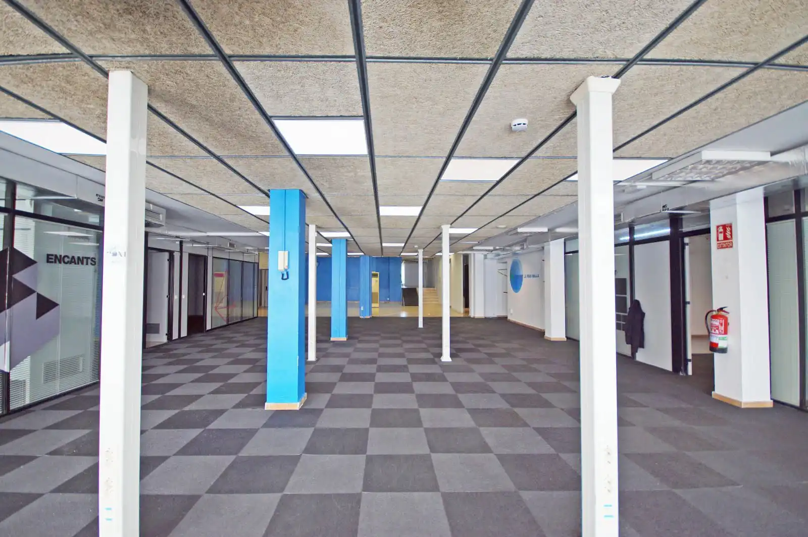 Business premises for sale in Calle Pallars 73, imagen 39