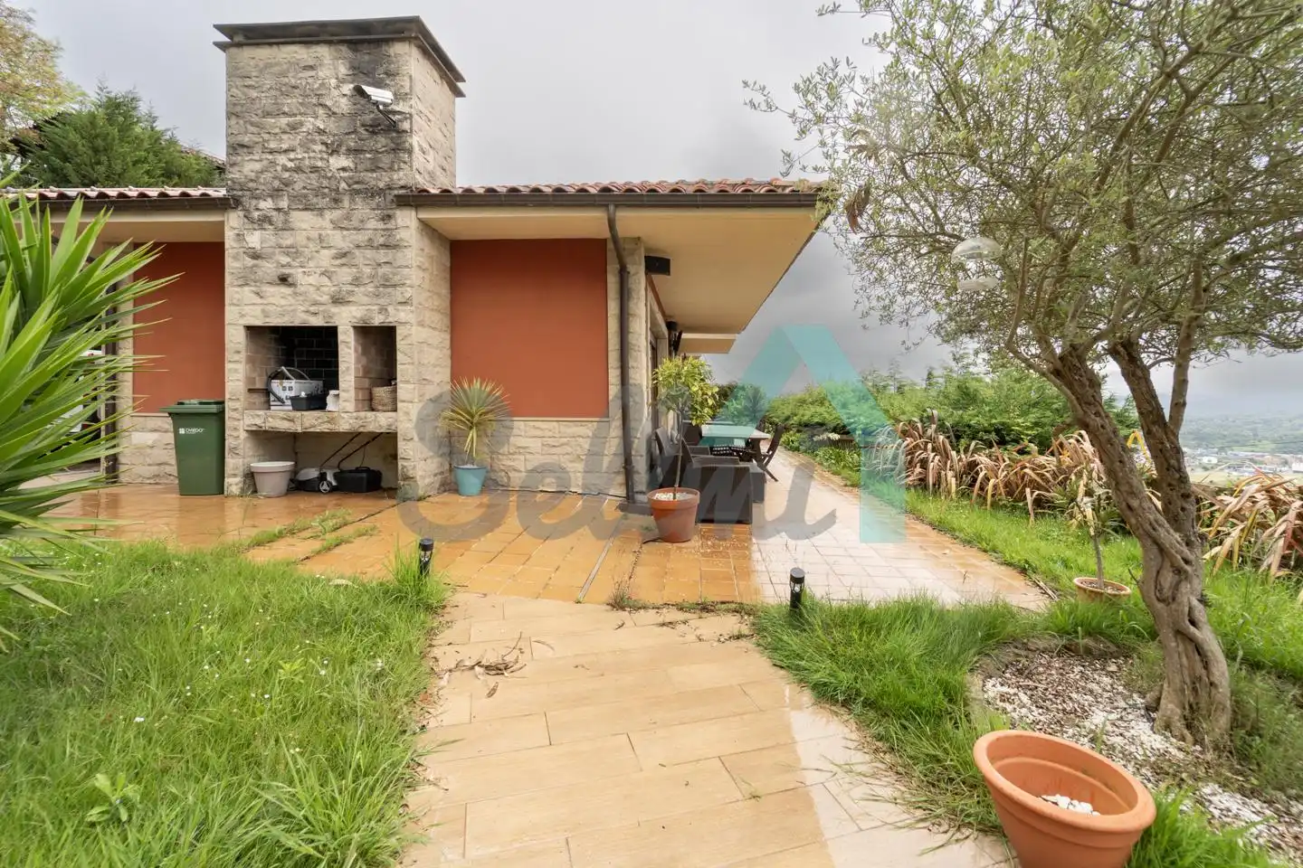 Jardín de Casa o chalet en venta en Oviedo  con Calefacción, Jardín privado y Parquet