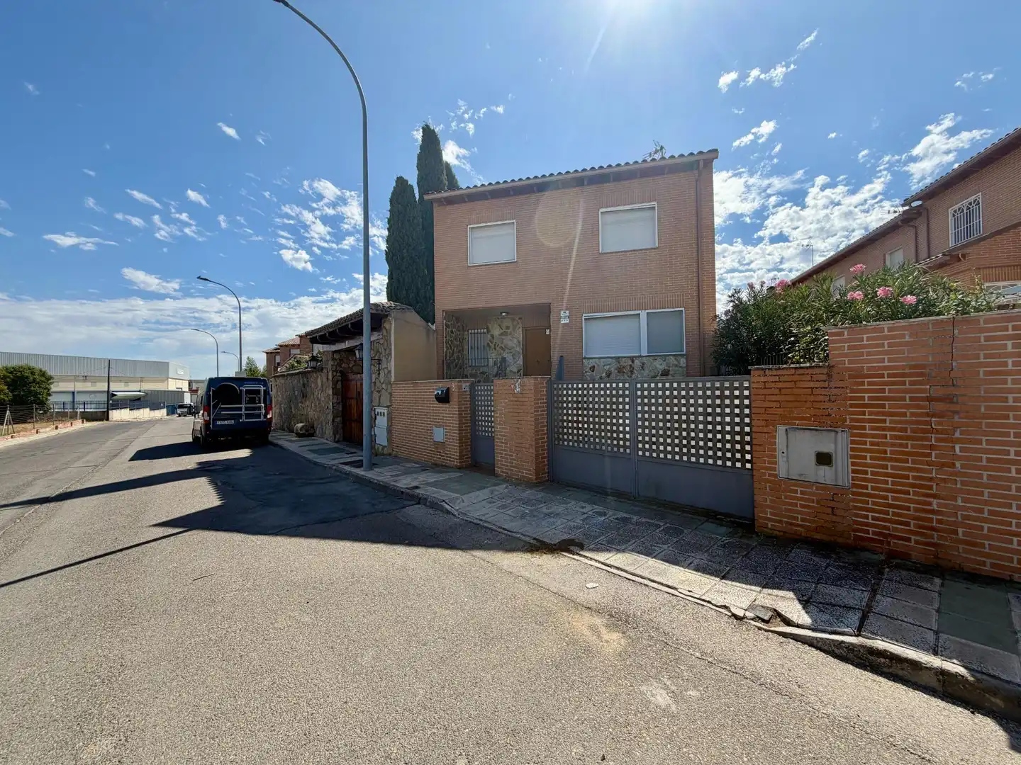 Villa con giardino in vendita a Calle VALENZANA 5, imagen 2