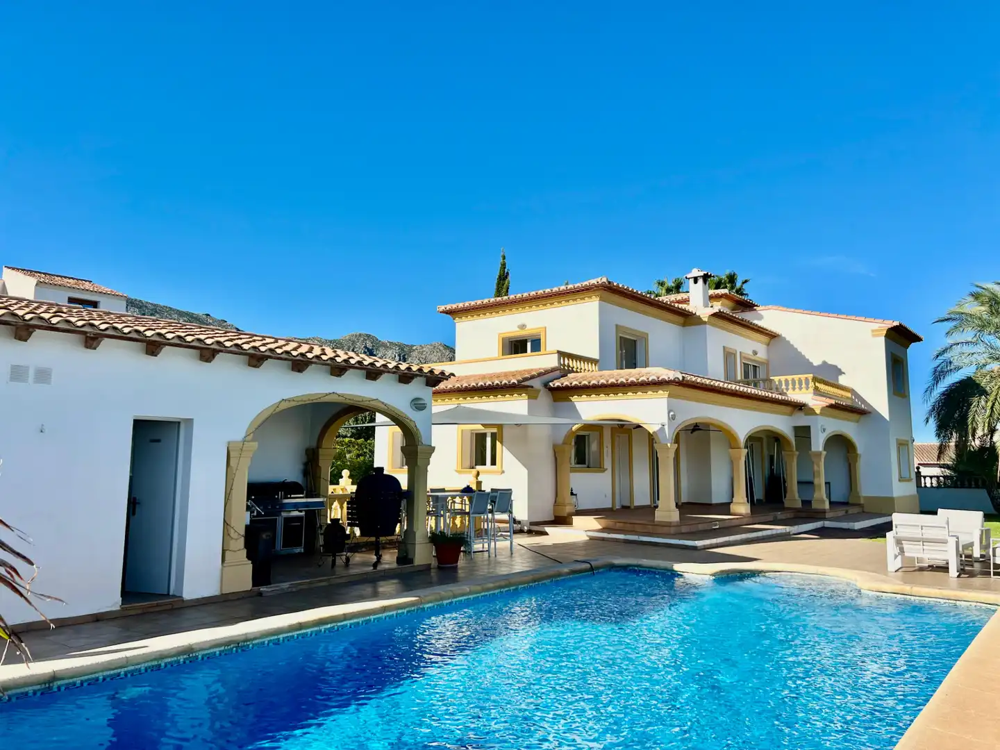 Detached house with pool for sale in Carrer de la Rosa, imagen 2