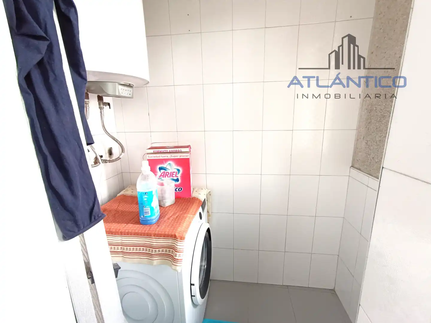 Habitación de Apartamento en venta en A Coruña Capital  con Calefacción, Trastero y Amueblado