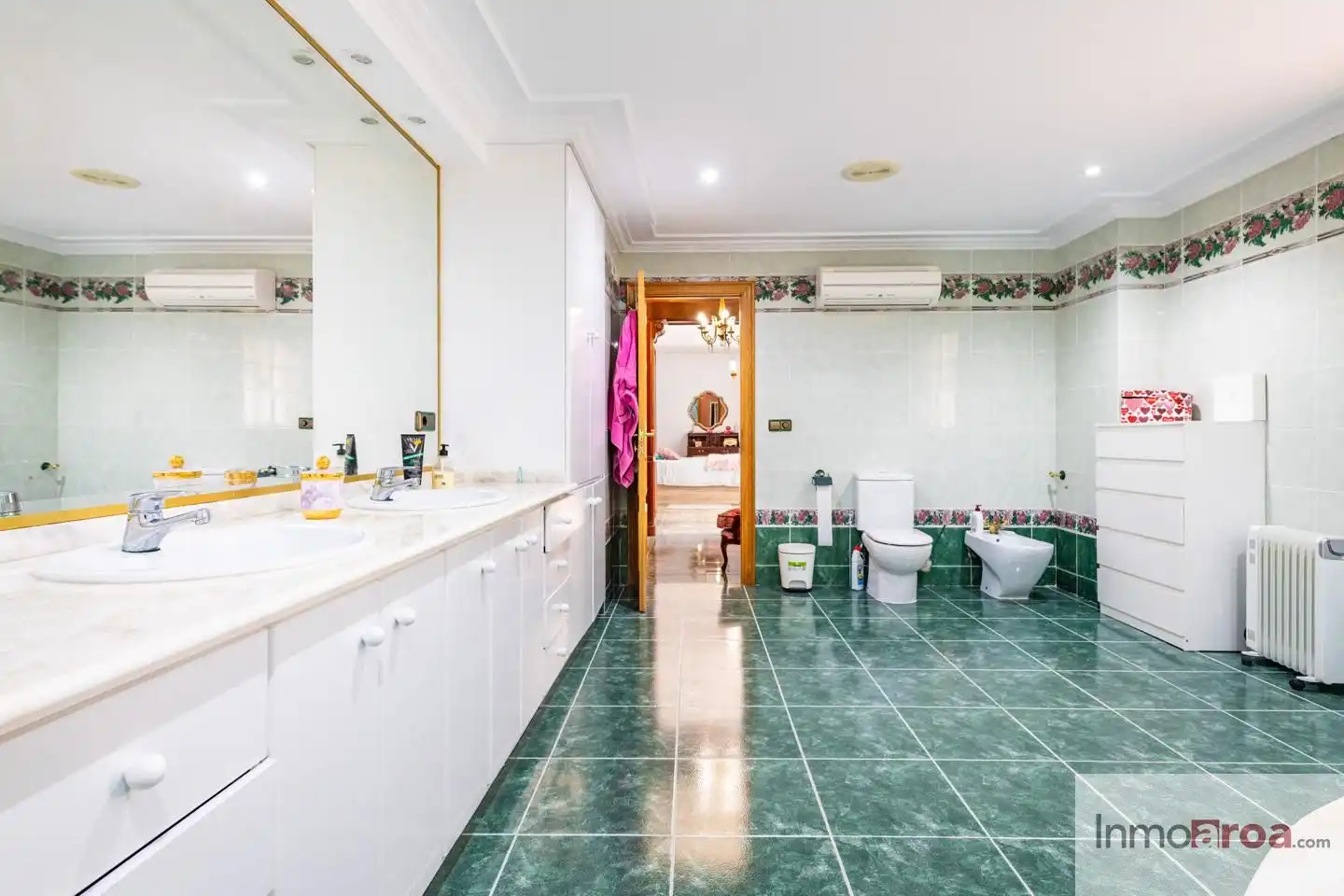 Bathroom of Houses for sale in L'Eliana  with Private garden, Terrace and Swimming Pool