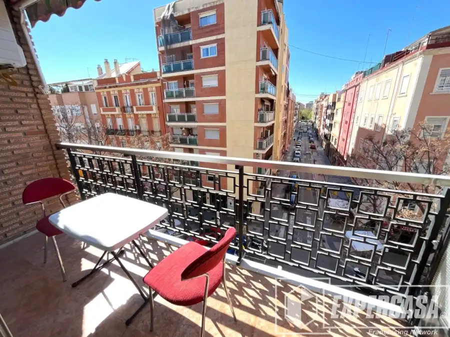 Vista exterior de Piso en venta en Valencia con Aire acondicionado y Trastero