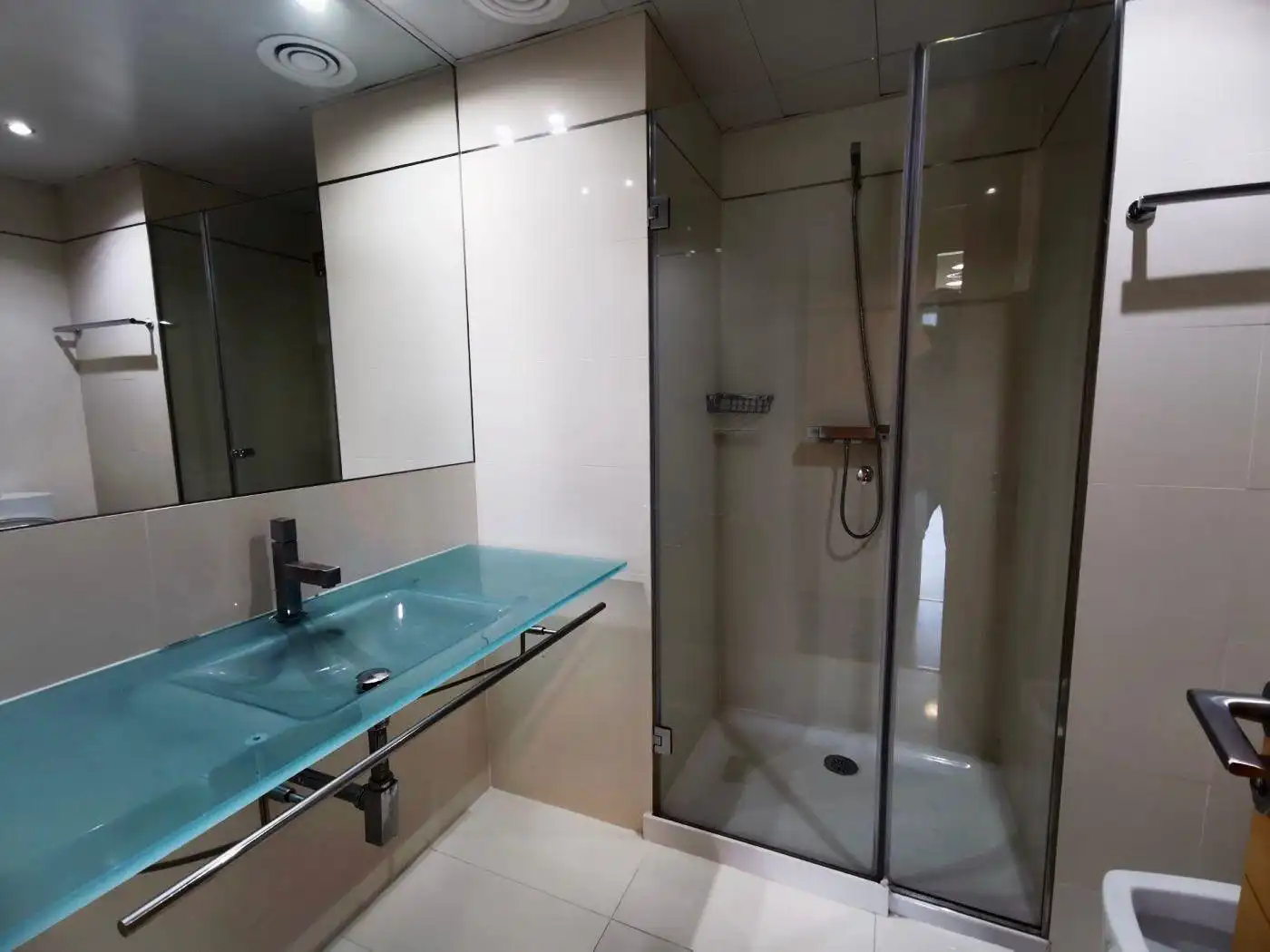 Baño de Apartamento en venta en Barcelona con Aire acondicionado, Calefacción y Terraza