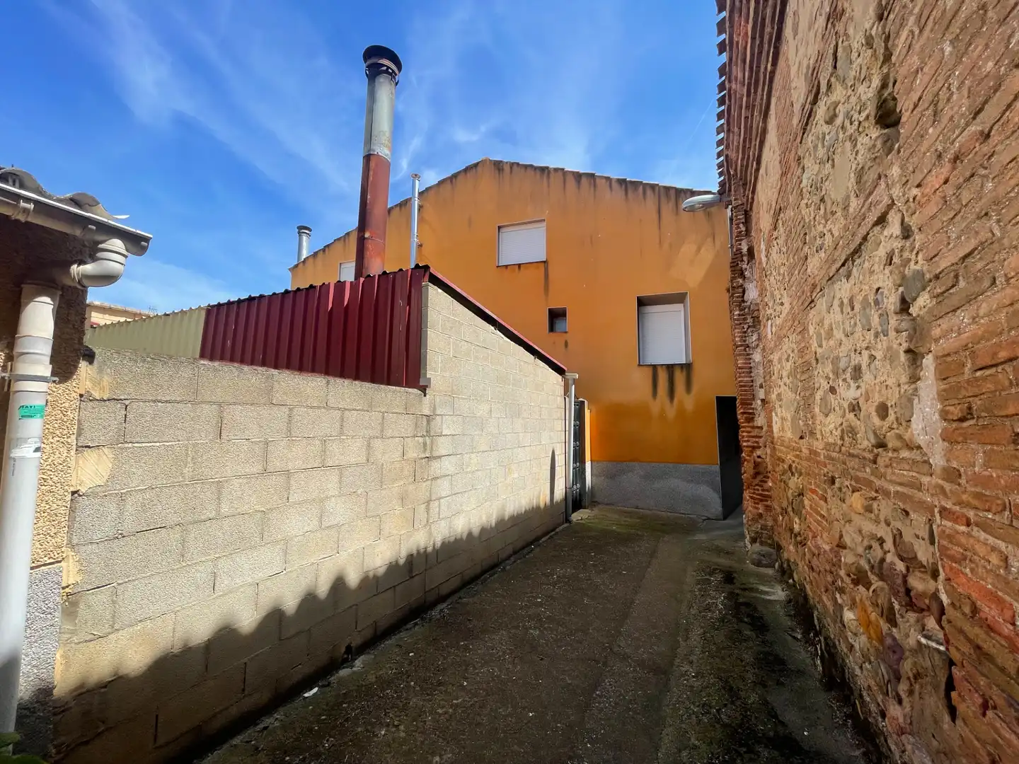 Vista exterior de Casa adosada en venda en Bergasa amb Aire condicionat, Calefacció i Jardí privat