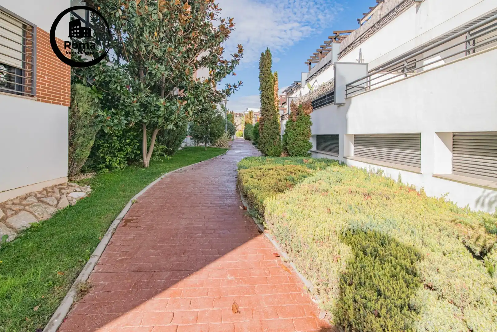 Vista exterior de Piso en venta en Albolote con Aire acondicionado, Calefacción y Piscina comunitaria