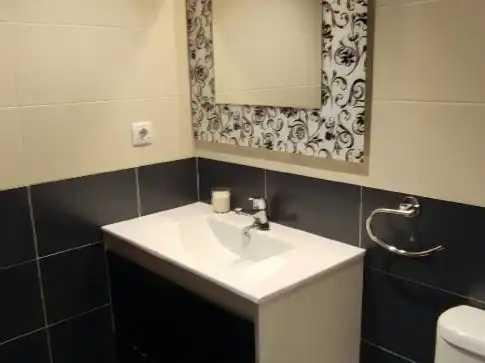 Badezimmer von Wohnung zur Miete in Sector 8 - Nueva Balastera