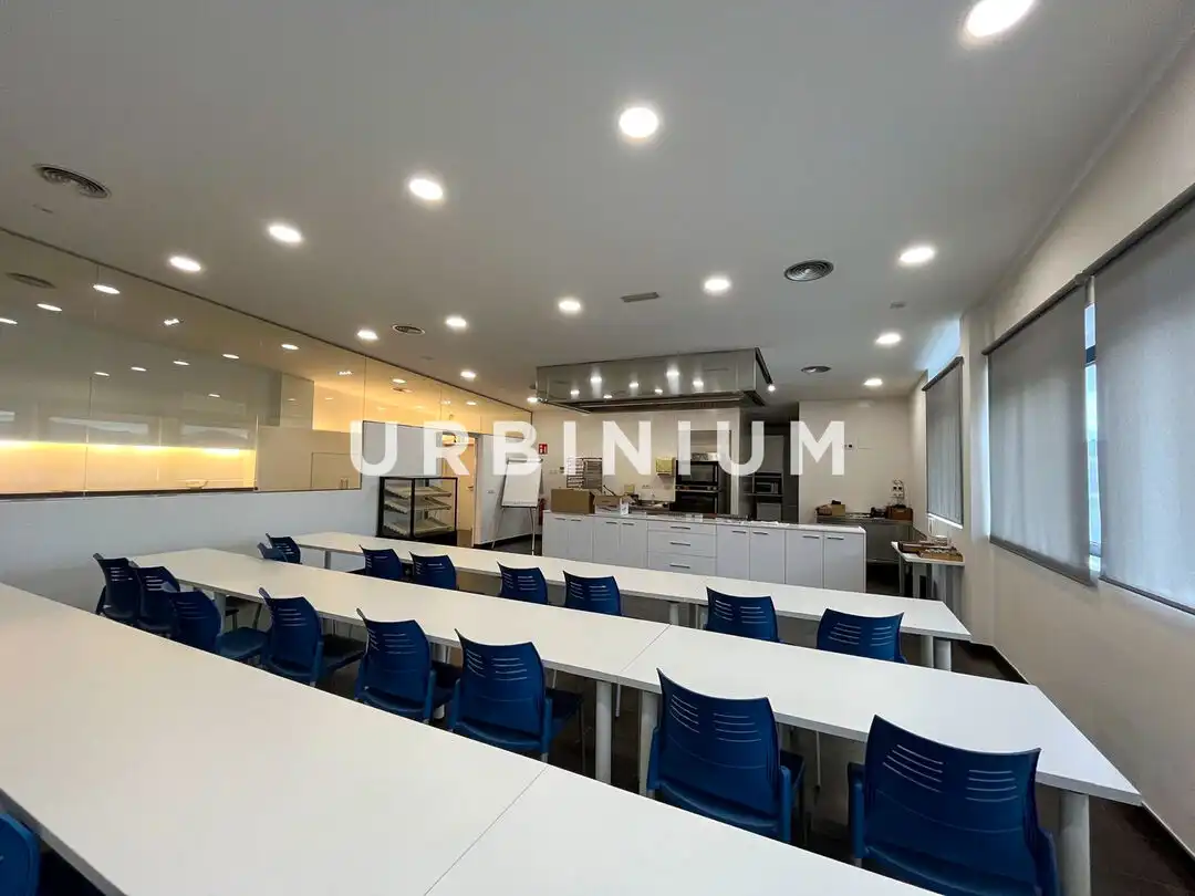 Oficina de alquiler en Palol de Revardit