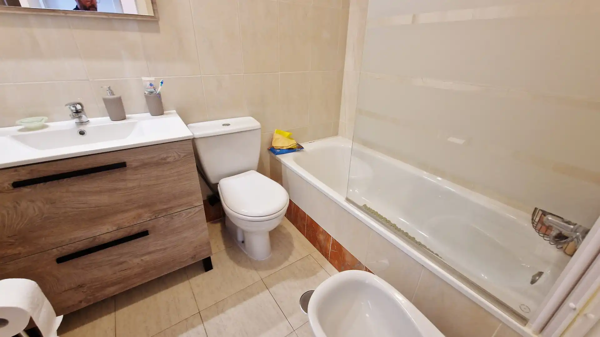 Bany de Apartament en venda en Vélez de Benaudalla amb Moblat, Forn i Rentadora