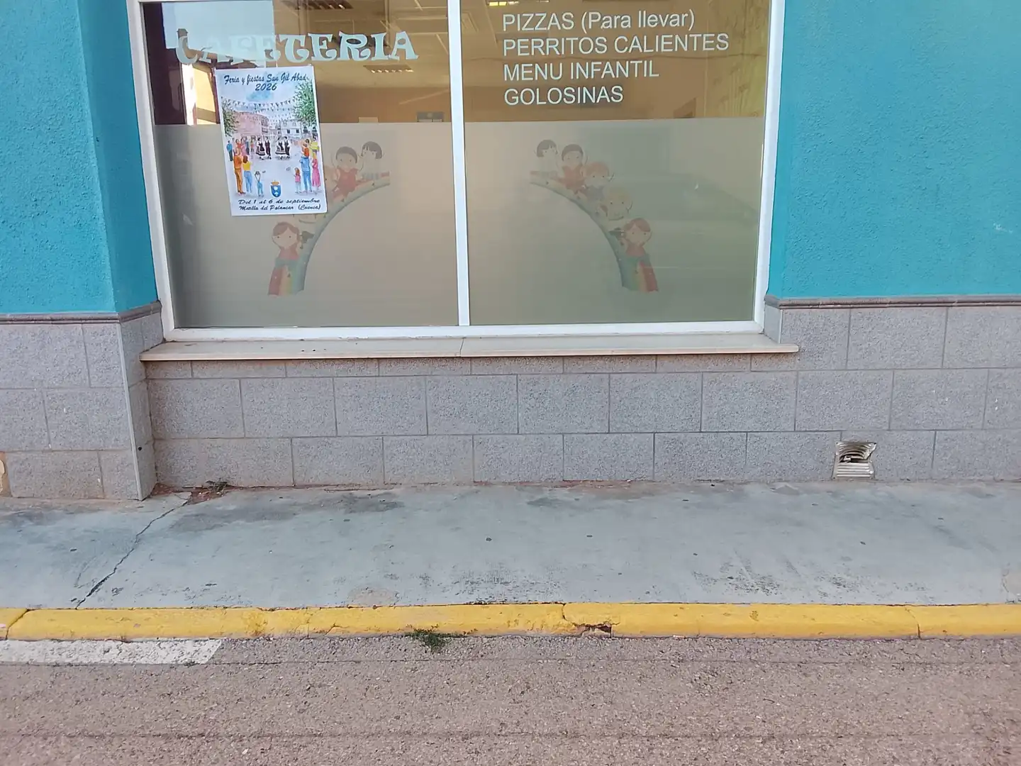 Local comercial de lloguer a Calle Sacerdote Fernando Pastor 23